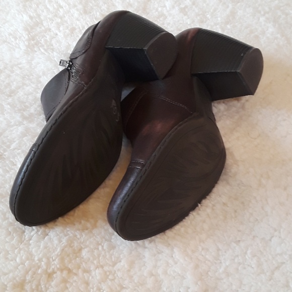 B•O•C leather ankle boots - Picture 3 of 3